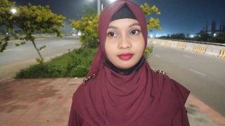 Desi girl outdoor public sex - cheating wife sucks cock in romantic bangladeshi scene